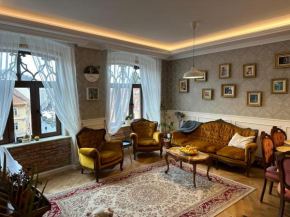Deluxe Kronhouse